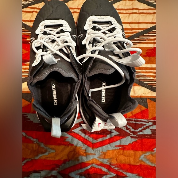 Women’s Nike 3M react shoes - Picture 5 of 6